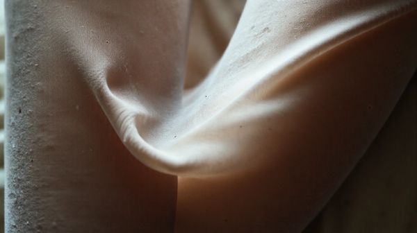 Tout savoir sur les collants sales : conseils tendance et débats